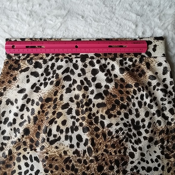 NWOT TAUPE LEOPARD PRINT SKIRT - Picture 3 of 6